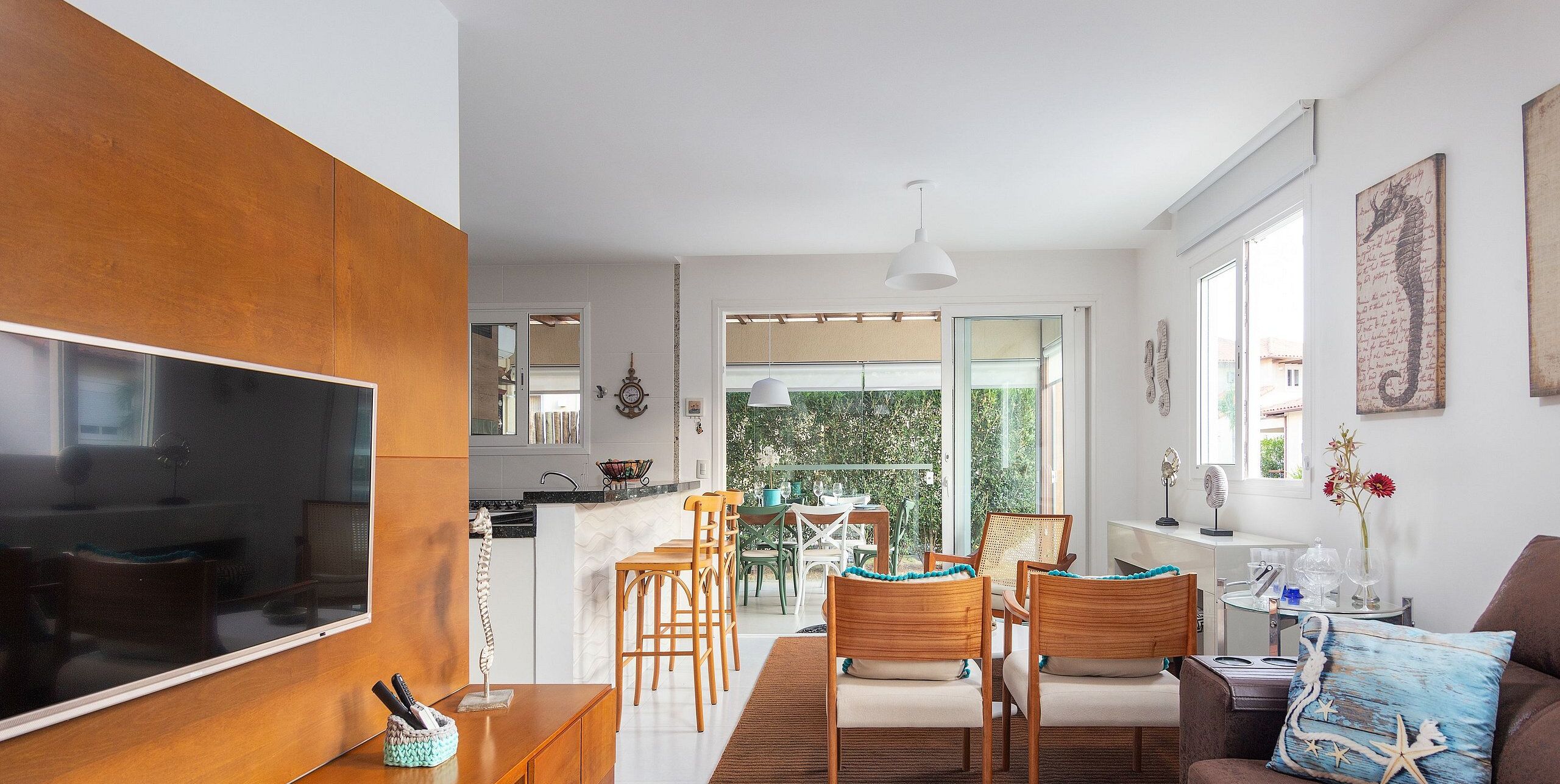 Casa luxo, 3 quartos, ar-condicionado, ao lado da piscina | Área de estar | Mesa de pingue-pongue