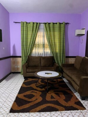 Estudio estándar, vistas a la ciudad | Zona de estar