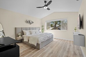 3 chambres, bureau, fer et planche à repasser, accès au Wi-Fi (inclus)