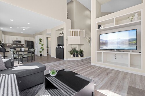 “NEW” Half Moon Retreat / +Pool Table / - 5 min away from GRATON casino