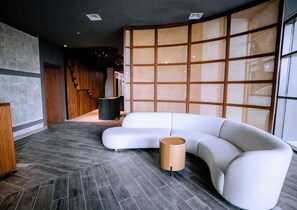Khu tiếp khách ở sảnh