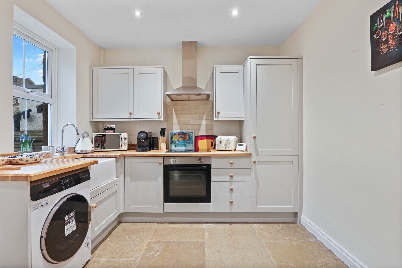 Fridge, microwave, oven, coffee/tea maker