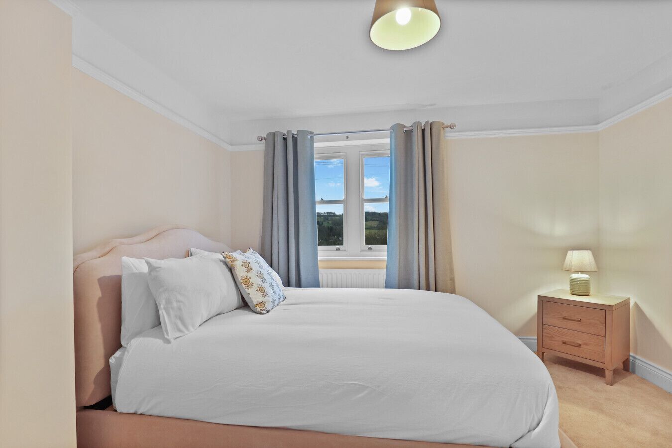 2 habitaciones, tabla de planchar con plancha y wifi gratis 