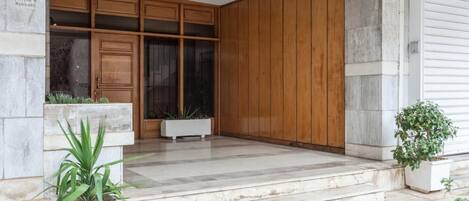 تفاصيل الفندق من الخارج