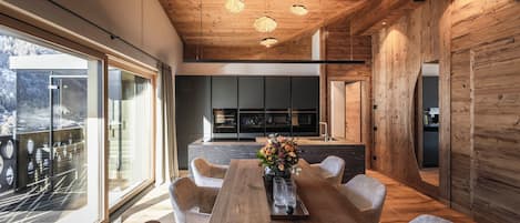Luxury Penthouse, 3 Bedrooms, Mountain View, Garden Area, With Finnish Sauna | Eigene Küche