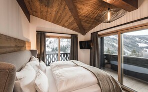 Luxury Penthouse, 3 Bedrooms, Mountain View, Garden Area, With Finnish Sauna | Seprai katun Mesir, seprai premium, dan selimut bulu angsa