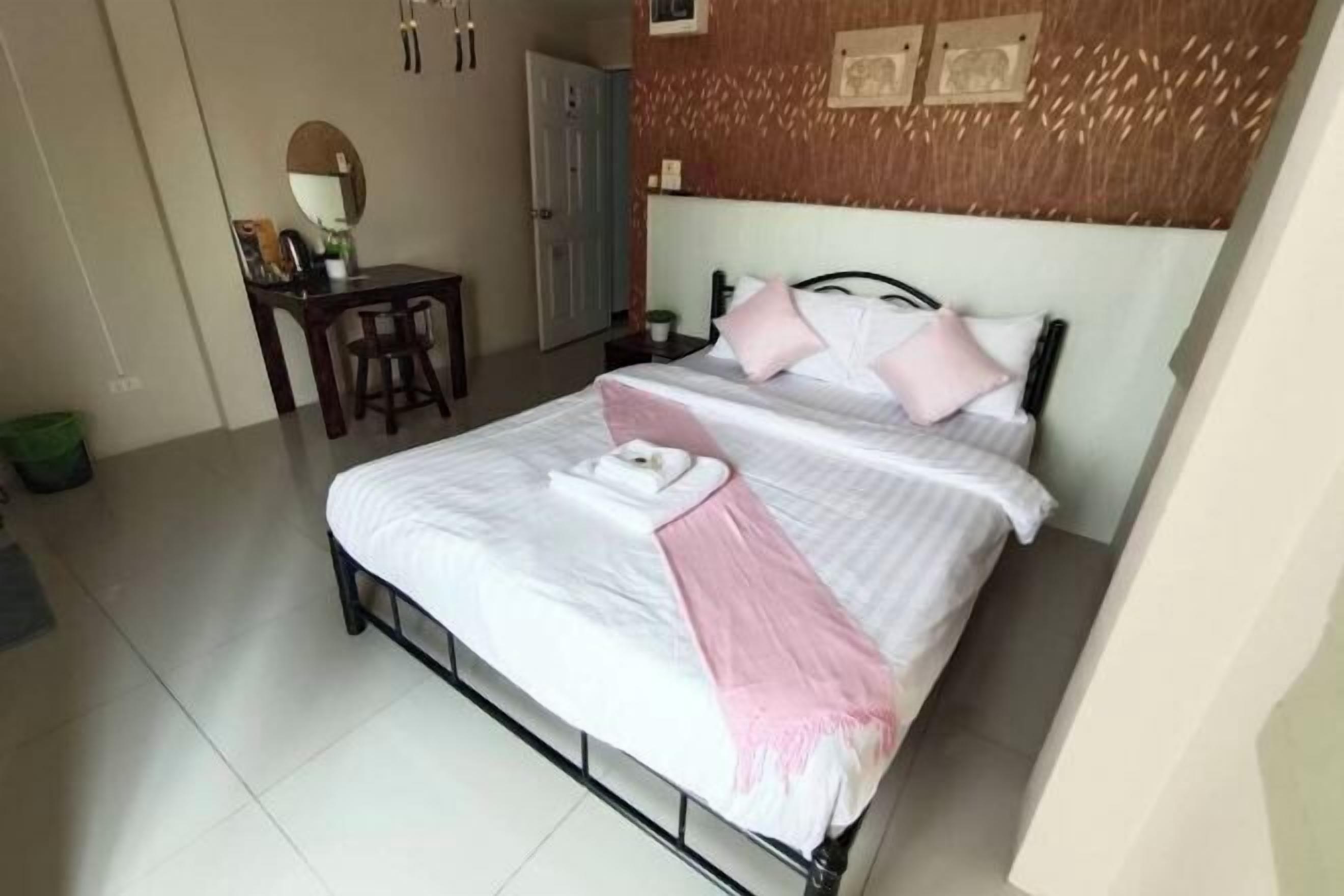 Hochwertige Bettwaren, kostenloses WLAN, Bettwäsche