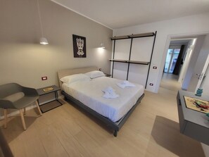 2 slaapkamers, een strijkplank/strijkijzer, wifi, beddengoed