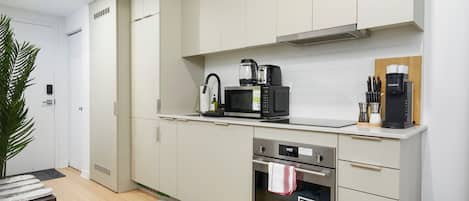 Fridge, microwave, oven, stovetop