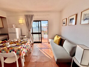 Living room - Albufeira Skylight 2 by Homing (Albufeira)