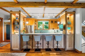 Micro-ondes, four, plaque de cuisson, lave-vaisselle