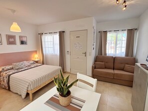 1 chambre, fer et planche à repasser, Wi-Fi gratuit, draps fournis