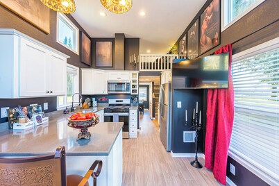 Rainforest Tiny Home Retreat: Twilight Edition
