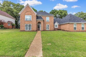 Exterior - Modern, Freshly Updated 5- Bedroom Brick Home just Minutes from the airport. (Memphis)