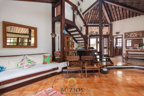 House, 4 Bedrooms, Private Pool | Living area