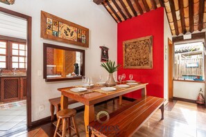 Maison, 4 chambres, piscine privée | Restauration