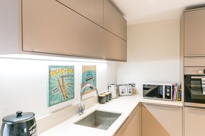 Fridge, microwave, oven, stovetop