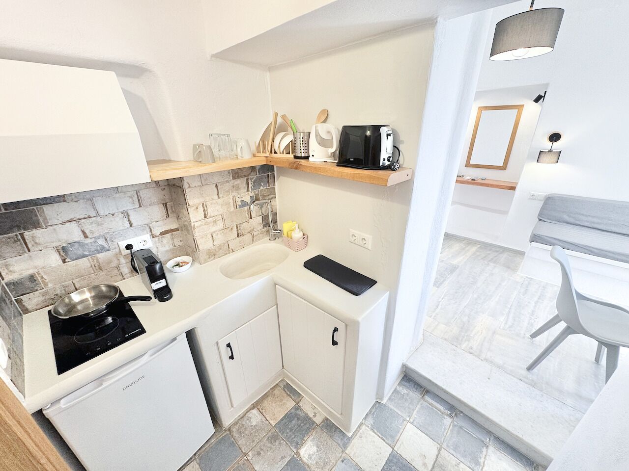 Double Room, 1 Queen Bed with Sofa bed, Balcony, Sea View | Private kitchen | Full-size fridge, espresso maker, electric kettle, toaster