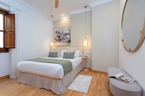 1 habitación, tabla de planchar con plancha, wifi gratis y ropa de cama 