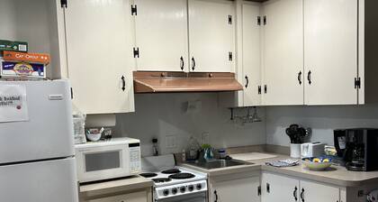 Road Taken Authors Retreat: 2-bedroom cottage in Ephraim with WiFi, AC