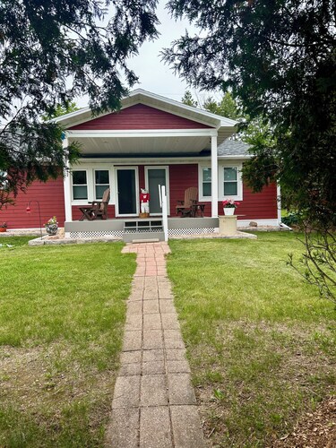 Road Taken Author’s Retreat:  2-bedroom cottage in North Ephraim with WiFi, AC