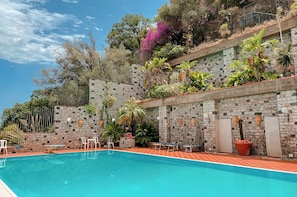 Seasonal outdoor pool - Hotiday Taormina Mare (Taormina)