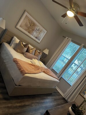 4 bedrooms, desk, iron/ironing board, travel cot