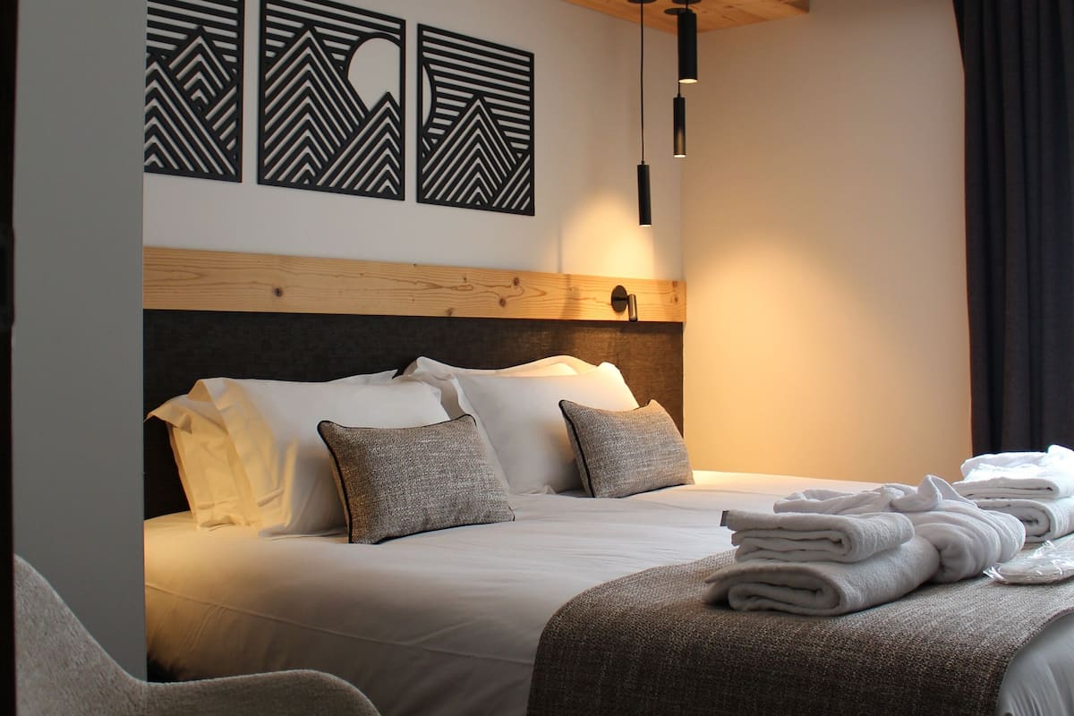Deluxe Apartment, River View | 1 bedroom, soundproofing, free WiFi, bed sheets