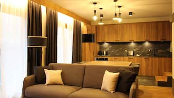 Apartamento conforto, 3 quartos, sacada | Cozinha privada | Máquina de café expresso, chaleira elétrica, cadeirão de bebê