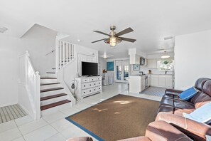 House, Multiple Beds (Blue Moon) | Living area
