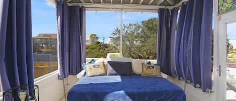 House, Multiple Beds (Blue Moon)