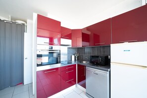 Fridge, microwave, oven, dishwasher