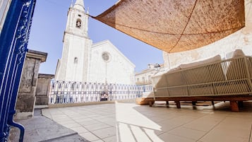 Apartamento estándar, cocina, vistas a la ciudad | Terraza o patio