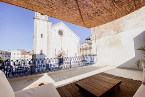 Standard Apartment, Kitchen, City View | Terrace/patio - Pateo do Mercado (Santarém)