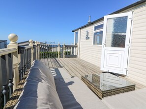 Property grounds - 21 Bay View (New Quay)