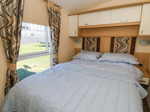 3 bedrooms, individually decorated, individually furnished, free WiFi