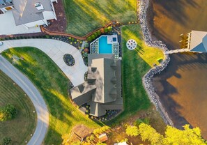 ラグジュアリー ハウス ベッド (複数台) (Circle Hollow) | 外観