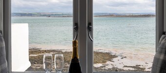 2 Bed apartment in a fantastic waterfront setting
