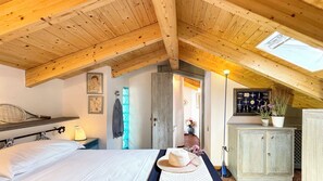 3 chambres, fer et planche à repasser, Wi-Fi gratuit, draps fournis