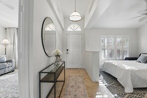 4 bedrooms, desk, iron/ironing board, travel cot