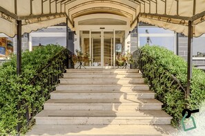 Entrada al alojamiento