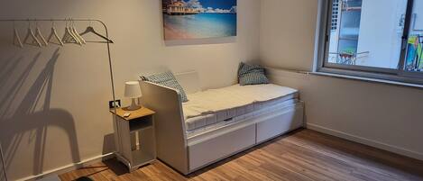 1 bedroom, WiFi, bed sheets