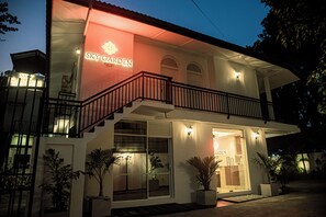 Front of property - Sky Garden Hotel Kandy (Kandy)