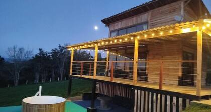 Cabaña Privada+Tina+Bbq+Wifi+Hamaca+Hoguera+TV+
Compartir
Guardar
