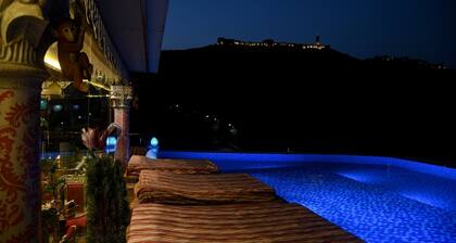 Satoria Villa-Fort view rooms with Infinity Pool.