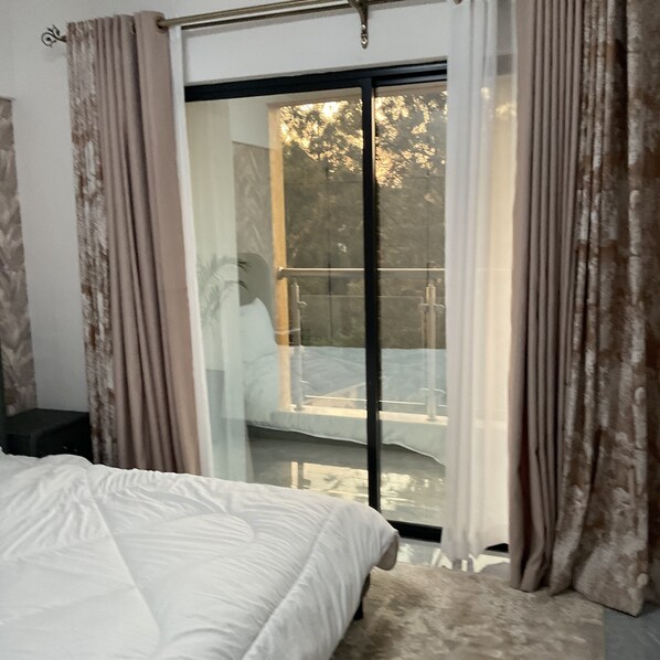 2 chambres, fer et planche à repasser, Wi-Fi, draps fournis