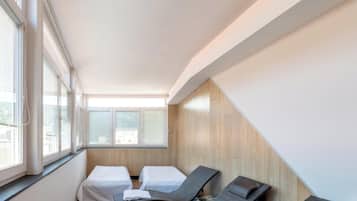 Sauna, hot tub, massages