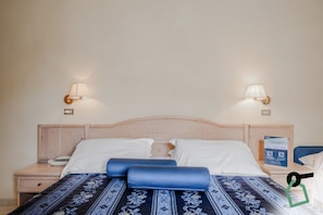 Superior Quadruple Room | 1 bedroom, minibar, in-room safe, free WiFi