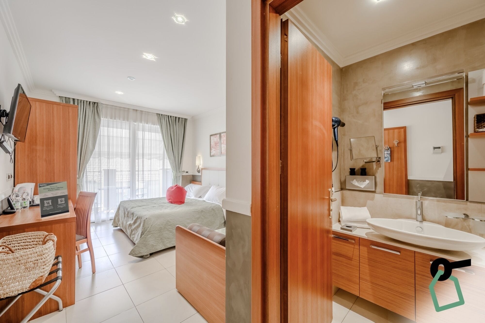 Superior-Doppelzimmer, Meerblick | Minibar, Zimmersafe, kostenloses WLAN, Bettwäsche