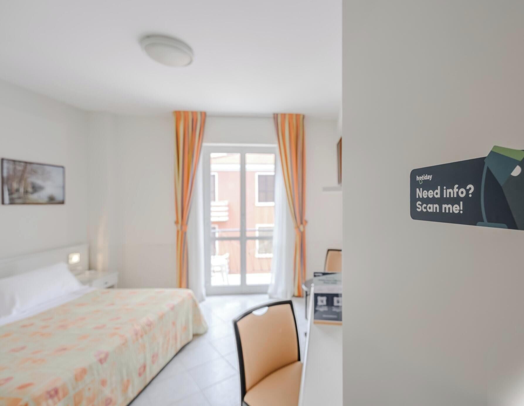 Minibaari, tallelokero huoneessa, ilmainen Wi-Fi, vuodevaatteet